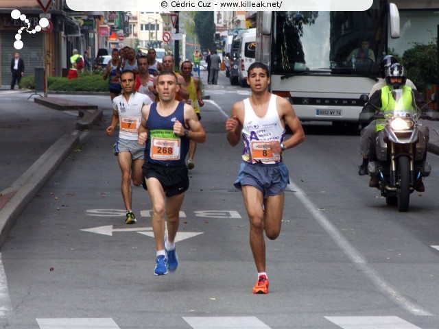 Les 10 km d'Annecy, édition 2011 - le dim. 25 septembre 2011, avec des nouveautés : nouvel horaire de départ, nouveau point de départ, nouveau parcours... – « Les 10 km d'Annecy, édition 2011 » – Course de 10 km courue sur un nouveau tracé entre ville et lac, à cheval entre Annecy et Annecy-le-Vieux, au départ et à l'arrivée du stade du Coteau. – mots associés : athlétisme