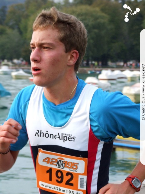 Les 10 km d'Annecy, édition 2011 - le dim. 25 septembre 2011, avec des nouveautés : nouvel horaire de départ, nouveau point de départ, nouveau parcours... – « Les 10 km d'Annecy, édition 2011 » – Course de 10 km courue sur un nouveau tracé entre ville et lac, à cheval entre Annecy et Annecy-le-Vieux, au départ et à l'arrivée du stade du Coteau. – mots associés : athlétisme