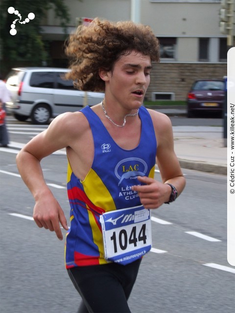 Les 10 km d'Annecy, édition 2011 - le dim. 25 septembre 2011, avec des nouveautés : nouvel horaire de départ, nouveau point de départ, nouveau parcours... – « Les 10 km d'Annecy, édition 2011 » – Course de 10 km courue sur un nouveau tracé entre ville et lac, à cheval entre Annecy et Annecy-le-Vieux, au départ et à l'arrivée du stade du Coteau. – mots associés : athlétisme