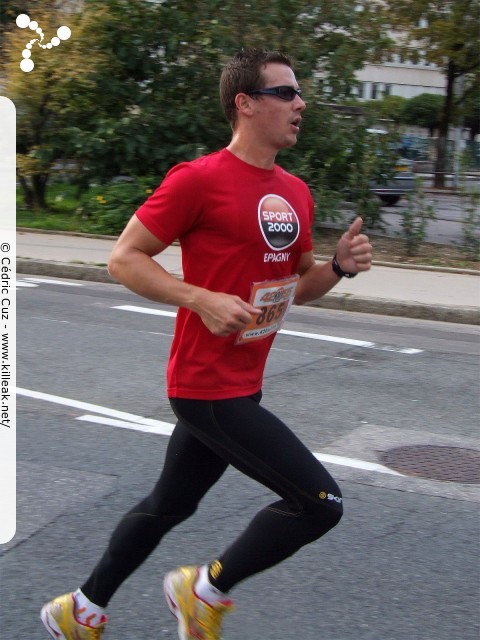 Les 10 km d'Annecy, édition 2011 - le dim. 25 septembre 2011, avec des nouveautés : nouvel horaire de départ, nouveau point de départ, nouveau parcours... – « Les 10 km d'Annecy, édition 2011 » – Course de 10 km courue sur un nouveau tracé entre ville et lac, à cheval entre Annecy et Annecy-le-Vieux, au départ et à l'arrivée du stade du Coteau. – mots associés : athlétisme