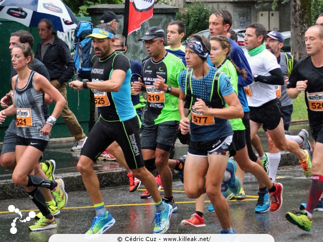 Les 10 km d'Annecy, édition 2016 - le dim. 18 septembre 2016, Annecy, Haute-Savoie. — « Les 10 km d'Annecy, édition 2016 » — Course de 10 km courue sur un tracé roulant entre ville et lac. — mots associés : 10 km, athlétisme, course à pied, lac d'annecy