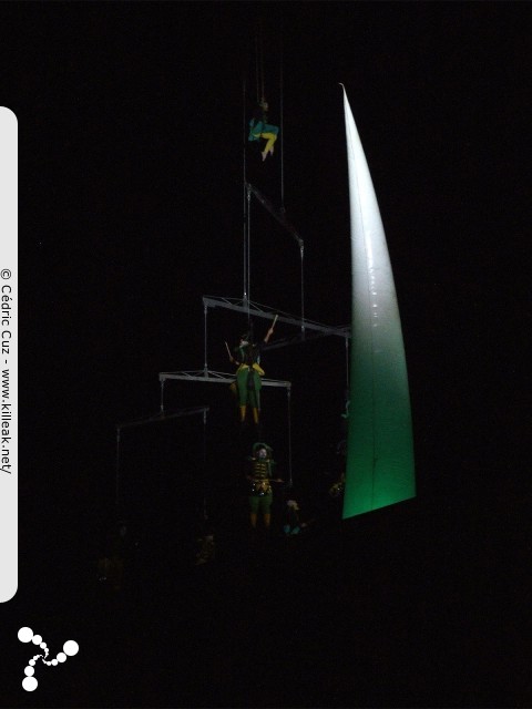 Bonlieu, les 30 Ans - le sam. 15 octobre 2011 à partir de 19h00 dans les jardins du Centre Culturel Bonlieu, Annecy. – « Bonlieu, les 30 Ans » – Spectacle aérien et installation de lumière pour cette soirée des 30 ans du bâtiment devenu le cœur de la ville d'Annecy. –