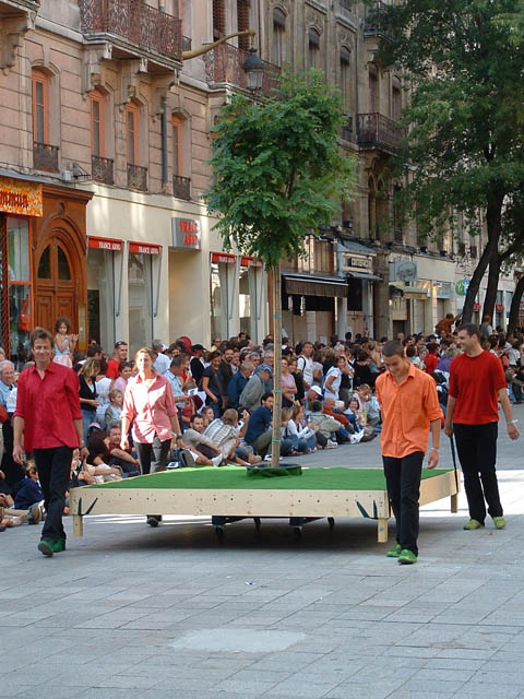 Le Monde des Villes, les Villes du Monde - Défilé de la Biennale de la Danse de Lyon, édition 2006 - le dim. 17 septembre 2006, à Lyon, entre les places des Terreaux et Bellecour, via la Rue de la Rép — « Le Monde des Villes, les Villes du Monde - Défilé de la Biennale de la Danse de Lyon, édition 2006 » —