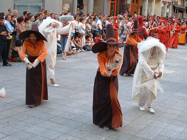 Le Monde des Villes, les Villes du Monde - Défilé de la Biennale de la Danse de Lyon, édition 2006 - le dim. 17 septembre 2006, à Lyon, entre les places des Terreaux et Bellecour, via la Rue de la Rép – « Le Monde des Villes, les Villes du Monde - Défilé de la Biennale de la Danse de Lyon, édition 2006 » –