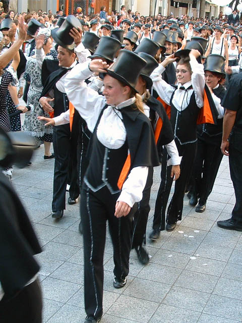 Le Monde des Villes, les Villes du Monde - Défilé de la Biennale de la Danse de Lyon, édition 2006 - le dim. 17 septembre 2006, à Lyon, entre les places des Terreaux et Bellecour, via la Rue de la Rép — « Le Monde des Villes, les Villes du Monde - Défilé de la Biennale de la Danse de Lyon, édition 2006 » —