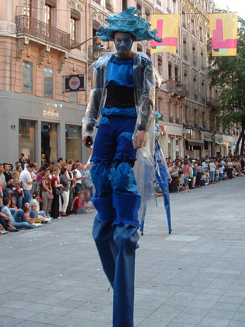 Le Monde des Villes, les Villes du Monde - Défilé de la Biennale de la Danse de Lyon, édition 2006 - le dim. 17 septembre 2006, à Lyon, entre les places des Terreaux et Bellecour, via la Rue de la Rép – « Le Monde des Villes, les Villes du Monde - Défilé de la Biennale de la Danse de Lyon, édition 2006 » –