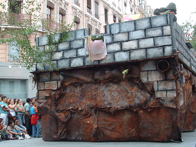 Le Monde des Villes, les Villes du Monde - Défilé de la Biennale de la Danse de Lyon, édition 2006 - le dim. 17 septembre 2006, à Lyon, entre les places des Terreaux et Bellecour, via la Rue de la Rép – « Le Monde des Villes, les Villes du Monde - Défilé de la Biennale de la Danse de Lyon, édition 2006 » –