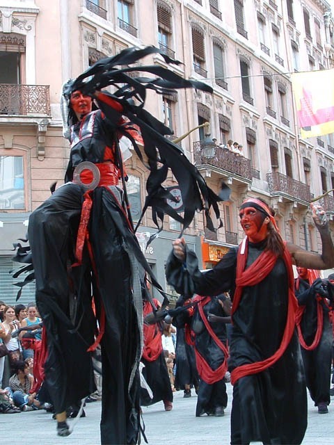 Le Monde des Villes, les Villes du Monde - Défilé de la Biennale de la Danse de Lyon, édition 2006 - le dim. 17 septembre 2006, à Lyon, entre les places des Terreaux et Bellecour, via la Rue de la Rép — « Le Monde des Villes, les Villes du Monde - Défilé de la Biennale de la Danse de Lyon, édition 2006 » —