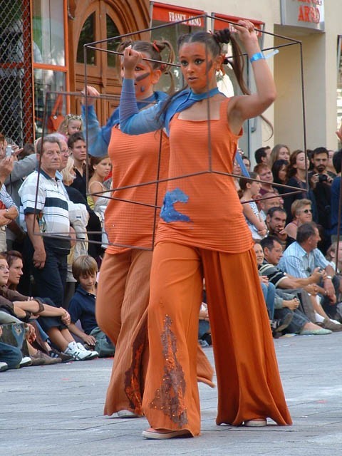 Le Monde des Villes, les Villes du Monde - Défilé de la Biennale de la Danse de Lyon, édition 2006 - le dim. 17 septembre 2006, à Lyon, entre les places des Terreaux et Bellecour, via la Rue de la Rép – « Le Monde des Villes, les Villes du Monde - Défilé de la Biennale de la Danse de Lyon, édition 2006 » –