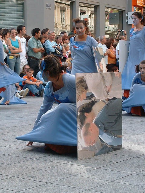 Le Monde des Villes, les Villes du Monde - Défilé de la Biennale de la Danse de Lyon, édition 2006 - le dim. 17 septembre 2006, à Lyon, entre les places des Terreaux et Bellecour, via la Rue de la Rép – « Le Monde des Villes, les Villes du Monde - Défilé de la Biennale de la Danse de Lyon, édition 2006 » –