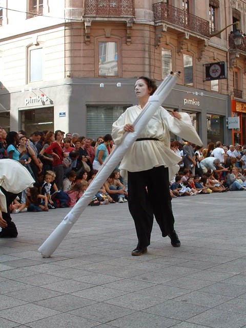 Le Monde des Villes, les Villes du Monde - Défilé de la Biennale de la Danse de Lyon, édition 2006 - le dim. 17 septembre 2006, à Lyon, entre les places des Terreaux et Bellecour, via la Rue de la Rép — « Le Monde des Villes, les Villes du Monde - Défilé de la Biennale de la Danse de Lyon, édition 2006 » —