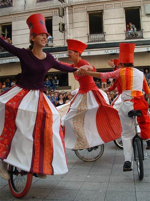 Le Monde des Villes, les Villes du Monde - Défilé de la Biennale de la Danse de Lyon, édition 2006 - le dim. 17 septembre 2006, à Lyon, entre les places des Terreaux et Bellecour, via la Rue de la Rép – « Le Monde des Villes, les Villes du Monde - Défilé de la Biennale de la Danse de Lyon, édition 2006 » –