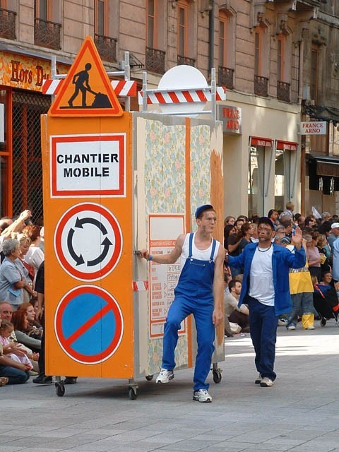 Le Monde des Villes, les Villes du Monde - Défilé de la Biennale de la Danse de Lyon, édition 2006 - le dim. 17 septembre 2006, à Lyon, entre les places des Terreaux et Bellecour, via la Rue de la Rép – « Le Monde des Villes, les Villes du Monde - Défilé de la Biennale de la Danse de Lyon, édition 2006 » –
