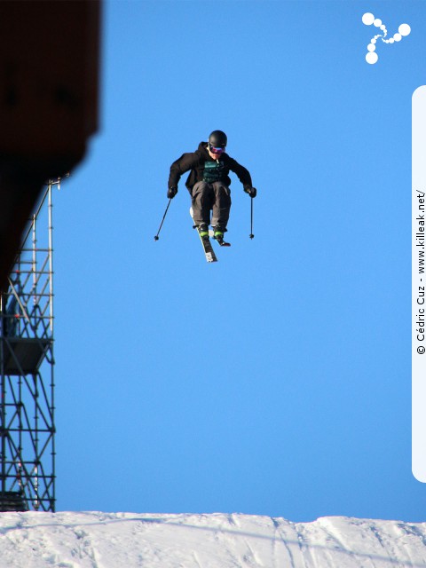 Sosh Big Air 2016 Annecy - le ven. 30 septembre et sam. 01 octobre 2016, Annecy, Haute-Savoie. — « Sosh Big Air 2016 Annecy » — Compétition internationale de ski freestyle sur un big air urbain. — mots associés : big air, freestyle, ski