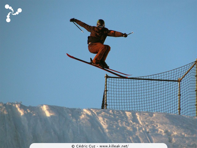 Sosh Big Air 2016 Annecy - le ven. 30 septembre et sam. 01 octobre 2016, Annecy, Haute-Savoie. — « Sosh Big Air 2016 Annecy » — Compétition internationale de ski freestyle sur un big air urbain. — mots associés : big air, freestyle, ski
