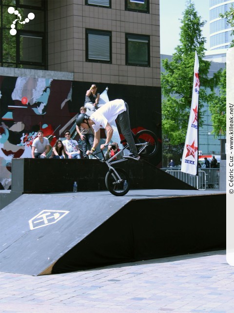 BMX Street Station 2013 - les sam. 04 et dim. 05 mai 2013, place Béraudier, parvis de la Gare Part-Dieu, Lyon. – « BMX Street Station 2013 » – Compétition internationale de BMX - première manche de la BMX FR Cup. – mots associés : bmx