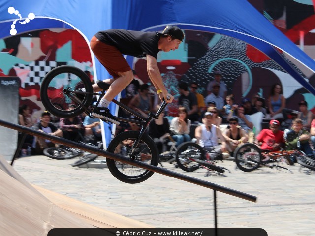 BMX Street Station 2013 - les sam. 04 et dim. 05 mai 2013, place Béraudier, parvis de la Gare Part-Dieu, Lyon. — « BMX Street Station 2013 » — Compétition internationale de BMX - première manche de la BMX FR Cup. — mots associés : bmx