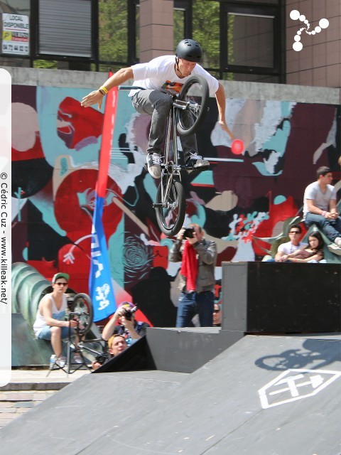 BMX Street Station 2013 - les sam. 04 et dim. 05 mai 2013, place Béraudier, parvis de la Gare Part-Dieu, Lyon. – « BMX Street Station 2013 » – Compétition internationale de BMX - première manche de la BMX FR Cup. – mots associés : bmx