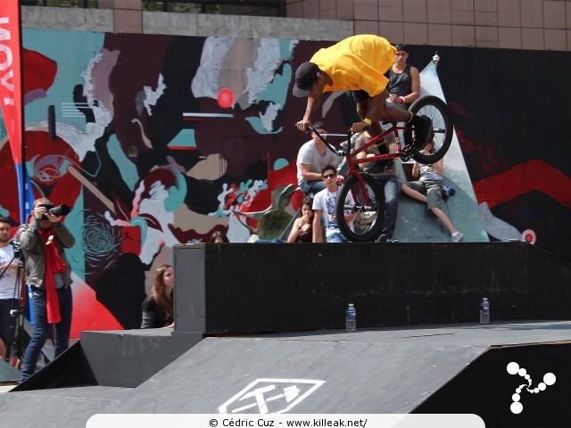 BMX Street Station 2013 - les sam. 04 et dim. 05 mai 2013, place Béraudier, parvis de la Gare Part-Dieu, Lyon. – « BMX Street Station 2013 » – Compétition internationale de BMX - première manche de la BMX FR Cup. – mots associés : bmx