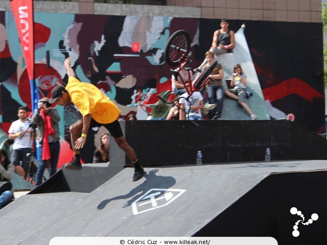 BMX Street Station 2013 - les sam. 04 et dim. 05 mai 2013, place Béraudier, parvis de la Gare Part-Dieu, Lyon. — « BMX Street Station 2013 » — Compétition internationale de BMX - première manche de la BMX FR Cup. — mots associés : bmx