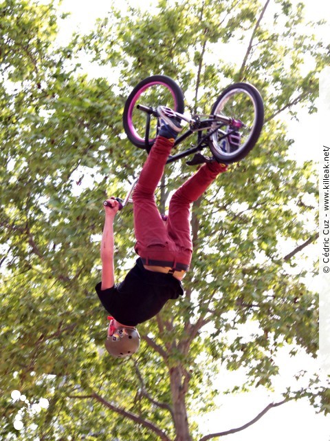 BMX Street Station 2013 - les sam. 04 et dim. 05 mai 2013, place Béraudier, parvis de la Gare Part-Dieu, Lyon. — « BMX Street Station 2013 » — Compétition internationale de BMX - première manche de la BMX FR Cup. — mots associés : bmx