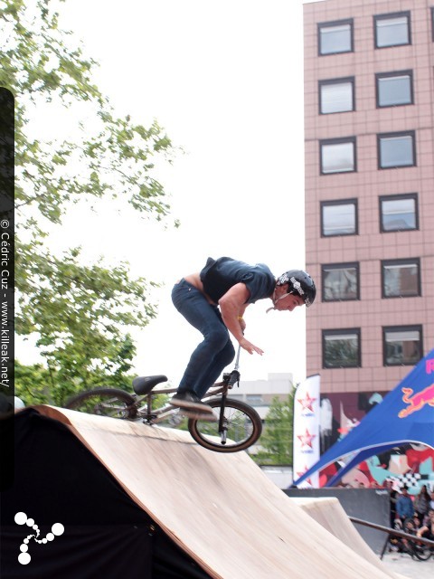 BMX Street Station 2013 - les sam. 04 et dim. 05 mai 2013, place Béraudier, parvis de la Gare Part-Dieu, Lyon. – « BMX Street Station 2013 » – Compétition internationale de BMX - première manche de la BMX FR Cup. – mots associés : bmx