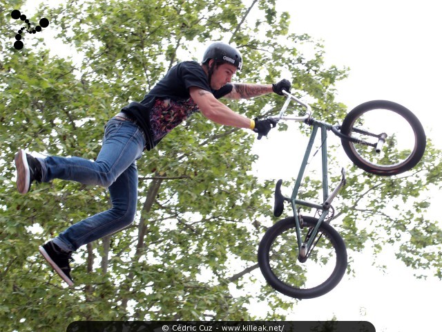 BMX Street Station 2013 - les sam. 04 et dim. 05 mai 2013, place Béraudier, parvis de la Gare Part-Dieu, Lyon. – « BMX Street Station 2013 » – Compétition internationale de BMX - première manche de la BMX FR Cup. – mots associés : bmx