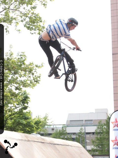 BMX Street Station 2013 - les sam. 04 et dim. 05 mai 2013, place Béraudier, parvis de la Gare Part-Dieu, Lyon. – « BMX Street Station 2013 » – Compétition internationale de BMX - première manche de la BMX FR Cup. – mots associés : bmx