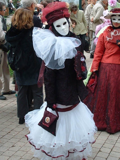 Carnaval Vénitien d'Annecy, édition 2007 - les ven. 02, sam. 03 et dim. 04 mars 2007, Annecy. – « Carnaval Vénitien d'Annecy, édition 2007 » – Déambulations et défilé de quelques centaines de masques dans les rues et au bord du lac... –