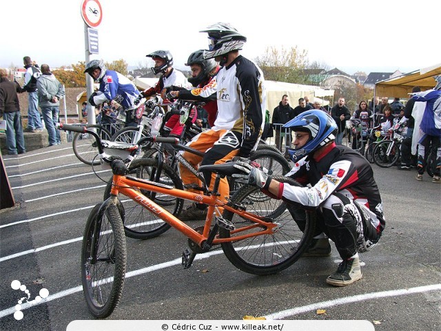 Coupe des Lacs 2009 de BMX, manche de Cran-Gevrier - le dim. 08.11.2009. 5e et avant-dernière manche de cette compétition franco-suisse de BMX. – « Coupe des Lacs 2009 de BMX, manche de Cran-Gevrier » – 5e manche de la Coupe des Lacs sur la piste de bicross de Cran-Gevrier. – mots associés : bmx, coupe des lacs