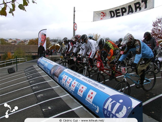 Coupe des Lacs 2009 de BMX, manche de Cran-Gevrier - le dim. 08.11.2009. 5e et avant-dernière manche de cette compétition franco-suisse de BMX. – « Coupe des Lacs 2009 de BMX, manche de Cran-Gevrier » – 5e manche de la Coupe des Lacs sur la piste de bicross de Cran-Gevrier. – mots associés : bmx, coupe des lacs