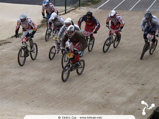 Coupe des Lacs 2009 de BMX, manche de Cran-Gevrier - le dim. 08.11.2009. 5e et avant-dernière manche de cette compétition franco-suisse de BMX. – « Coupe des Lacs 2009 de BMX, manche de Cran-Gevrier » – 5e manche de la Coupe des Lacs sur la piste de bicross de Cran-Gevrier. – mots associés : bmx, coupe des lacs