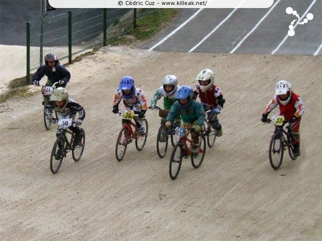 Coupe des Lacs 2009 de BMX, manche de Cran-Gevrier - le dim. 08.11.2009. 5e et avant-dernière manche de cette compétition franco-suisse de BMX. – « Coupe des Lacs 2009 de BMX, manche de Cran-Gevrier » – 5e manche de la Coupe des Lacs sur la piste de bicross de Cran-Gevrier. – mots associés : bmx, coupe des lacs