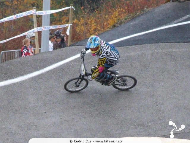 Coupe des Lacs 2009 de BMX, manche de Cran-Gevrier - le dim. 08.11.2009. 5e et avant-dernière manche de cette compétition franco-suisse de BMX. — « Coupe des Lacs 2009 de BMX, manche de Cran-Gevrier » — 5e manche de la Coupe des Lacs sur la piste de bicross de Cran-Gevrier. — mots associés : bmx, coupe des lacs