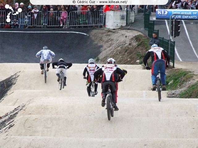 Coupe des Lacs 2009 de BMX, manche de Cran-Gevrier - le dim. 08.11.2009. 5e et avant-dernière manche de cette compétition franco-suisse de BMX. – « Coupe des Lacs 2009 de BMX, manche de Cran-Gevrier » – 5e manche de la Coupe des Lacs sur la piste de bicross de Cran-Gevrier. – mots associés : bmx, coupe des lacs