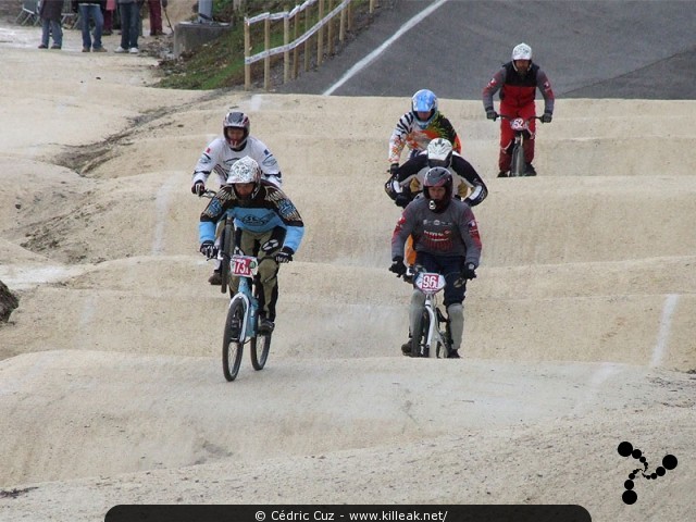 Coupe des Lacs 2009 de BMX, manche de Cran-Gevrier - le dim. 08.11.2009. 5e et avant-dernière manche de cette compétition franco-suisse de BMX. – « Coupe des Lacs 2009 de BMX, manche de Cran-Gevrier » – 5e manche de la Coupe des Lacs sur la piste de bicross de Cran-Gevrier. – mots associés : bmx, coupe des lacs