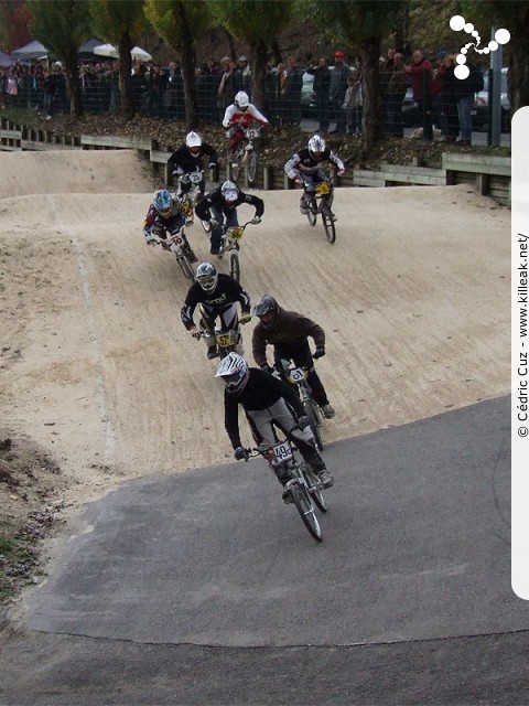 Coupe des Lacs 2009 de BMX, manche de Cran-Gevrier - le dim. 08.11.2009. 5e et avant-dernière manche de cette compétition franco-suisse de BMX. – « Coupe des Lacs 2009 de BMX, manche de Cran-Gevrier » – 5e manche de la Coupe des Lacs sur la piste de bicross de Cran-Gevrier. – mots associés : bmx, coupe des lacs