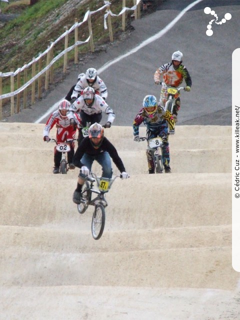 Coupe des Lacs 2009 de BMX, manche de Cran-Gevrier - le dim. 08.11.2009. 5e et avant-dernière manche de cette compétition franco-suisse de BMX. — « Coupe des Lacs 2009 de BMX, manche de Cran-Gevrier » — 5e manche de la Coupe des Lacs sur la piste de bicross de Cran-Gevrier. — mots associés : bmx, coupe des lacs