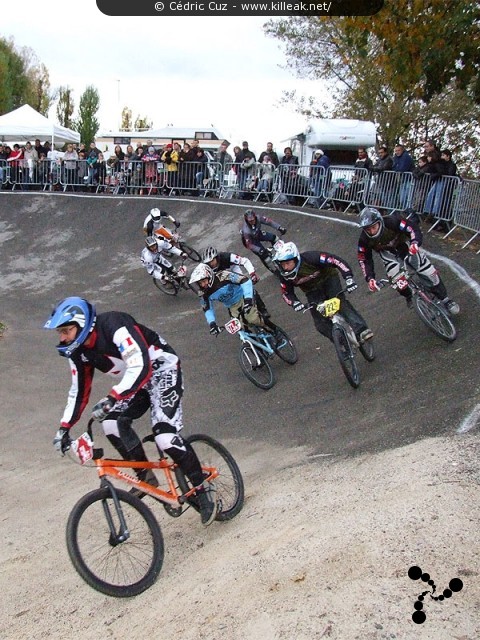 Coupe des Lacs 2009 de BMX, manche de Cran-Gevrier - le dim. 08.11.2009. 5e et avant-dernière manche de cette compétition franco-suisse de BMX. – « Coupe des Lacs 2009 de BMX, manche de Cran-Gevrier » – 5e manche de la Coupe des Lacs sur la piste de bicross de Cran-Gevrier. – mots associés : bmx, coupe des lacs