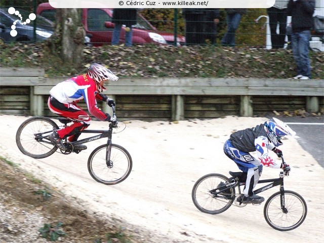 Coupe des Lacs 2009 de BMX, manche de Cran-Gevrier - le dim. 08.11.2009. 5e et avant-dernière manche de cette compétition franco-suisse de BMX. – « Coupe des Lacs 2009 de BMX, manche de Cran-Gevrier » – 5e manche de la Coupe des Lacs sur la piste de bicross de Cran-Gevrier. – mots associés : bmx, coupe des lacs