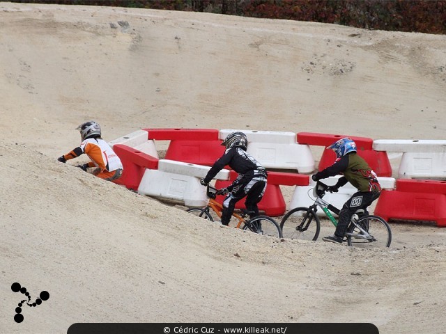 Coupe des Lacs 2009 de BMX, manche de Cran-Gevrier - le dim. 08.11.2009. 5e et avant-dernière manche de cette compétition franco-suisse de BMX. – « Coupe des Lacs 2009 de BMX, manche de Cran-Gevrier » – 5e manche de la Coupe des Lacs sur la piste de bicross de Cran-Gevrier. – mots associés : bmx, coupe des lacs