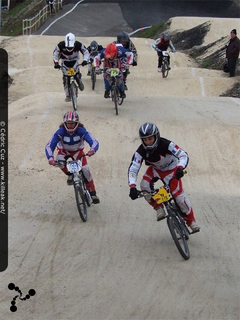 Coupe des Lacs 2009 de BMX, manche de Cran-Gevrier - le dim. 08.11.2009. 5e et avant-dernière manche de cette compétition franco-suisse de BMX. – « Coupe des Lacs 2009 de BMX, manche de Cran-Gevrier » – 5e manche de la Coupe des Lacs sur la piste de bicross de Cran-Gevrier. – mots associés : bmx, coupe des lacs