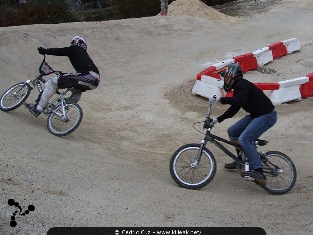 Coupe des Lacs 2009 de BMX, manche de Cran-Gevrier - le dim. 08.11.2009. 5e et avant-dernière manche de cette compétition franco-suisse de BMX. — « Coupe des Lacs 2009 de BMX, manche de Cran-Gevrier » — 5e manche de la Coupe des Lacs sur la piste de bicross de Cran-Gevrier. — mots associés : bmx, coupe des lacs