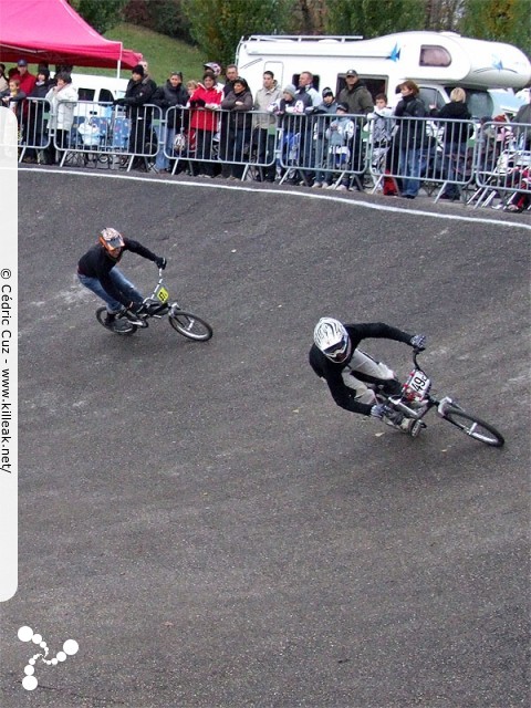 Coupe des Lacs 2009 de BMX, manche de Cran-Gevrier - le dim. 08.11.2009. 5e et avant-dernière manche de cette compétition franco-suisse de BMX. – « Coupe des Lacs 2009 de BMX, manche de Cran-Gevrier » – 5e manche de la Coupe des Lacs sur la piste de bicross de Cran-Gevrier. – mots associés : bmx, coupe des lacs