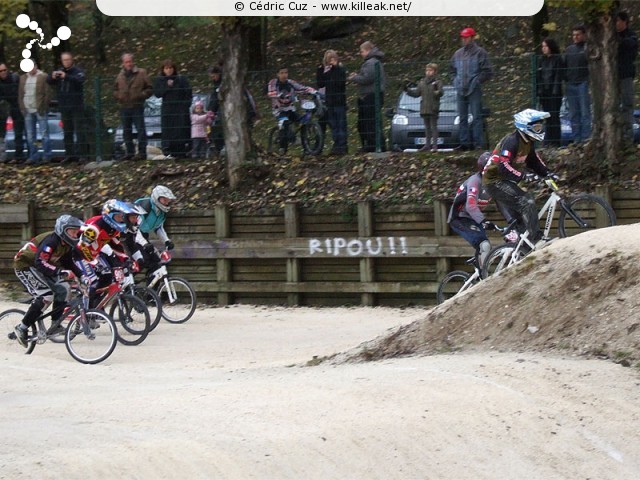 Coupe des Lacs 2009 de BMX, manche de Cran-Gevrier - le dim. 08.11.2009. 5e et avant-dernière manche de cette compétition franco-suisse de BMX. – « Coupe des Lacs 2009 de BMX, manche de Cran-Gevrier » – 5e manche de la Coupe des Lacs sur la piste de bicross de Cran-Gevrier. – mots associés : bmx, coupe des lacs