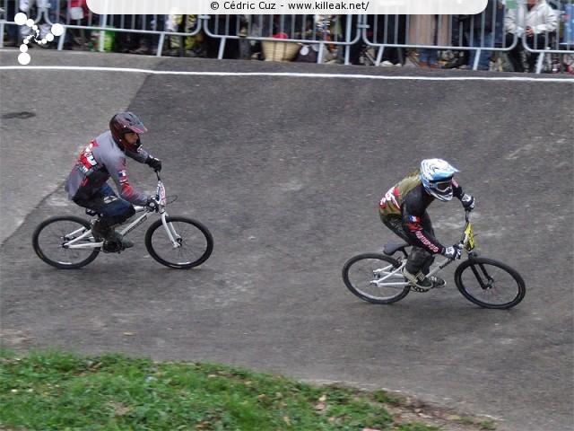 Coupe des Lacs 2009 de BMX, manche de Cran-Gevrier - le dim. 08.11.2009. 5e et avant-dernière manche de cette compétition franco-suisse de BMX. — « Coupe des Lacs 2009 de BMX, manche de Cran-Gevrier » — 5e manche de la Coupe des Lacs sur la piste de bicross de Cran-Gevrier. — mots associés : bmx, coupe des lacs