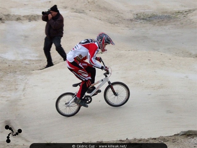 Coupe des Lacs 2009 de BMX, manche de Cran-Gevrier - le dim. 08.11.2009. 5e et avant-dernière manche de cette compétition franco-suisse de BMX. – « Coupe des Lacs 2009 de BMX, manche de Cran-Gevrier » – 5e manche de la Coupe des Lacs sur la piste de bicross de Cran-Gevrier. – mots associés : bmx, coupe des lacs