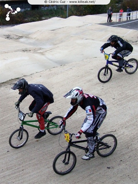 Coupe des Lacs 2009 de BMX, manche de Cran-Gevrier - le dim. 08.11.2009. 5e et avant-dernière manche de cette compétition franco-suisse de BMX. – « Coupe des Lacs 2009 de BMX, manche de Cran-Gevrier » – 5e manche de la Coupe des Lacs sur la piste de bicross de Cran-Gevrier. – mots associés : bmx, coupe des lacs