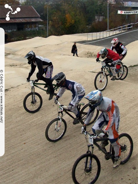 Coupe des Lacs 2009 de BMX, manche de Cran-Gevrier - le dim. 08.11.2009. 5e et avant-dernière manche de cette compétition franco-suisse de BMX. – « Coupe des Lacs 2009 de BMX, manche de Cran-Gevrier » – 5e manche de la Coupe des Lacs sur la piste de bicross de Cran-Gevrier. – mots associés : bmx, coupe des lacs