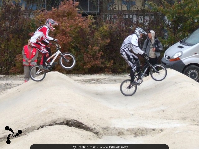 Coupe des Lacs 2009 de BMX, manche de Cran-Gevrier - le dim. 08.11.2009. 5e et avant-dernière manche de cette compétition franco-suisse de BMX. – « Coupe des Lacs 2009 de BMX, manche de Cran-Gevrier » – 5e manche de la Coupe des Lacs sur la piste de bicross de Cran-Gevrier. – mots associés : bmx, coupe des lacs